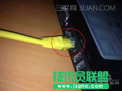 用戶名以及密碼可在設(shè)備后邊找到