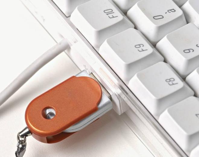 電腦提示“請(qǐng)將磁盤(pán)插入驅(qū)動(dòng)器”是什么原因?